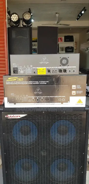 Behringer S32 Stage Box