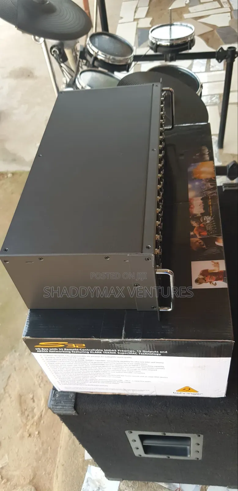 Behringer S32 Stage Box