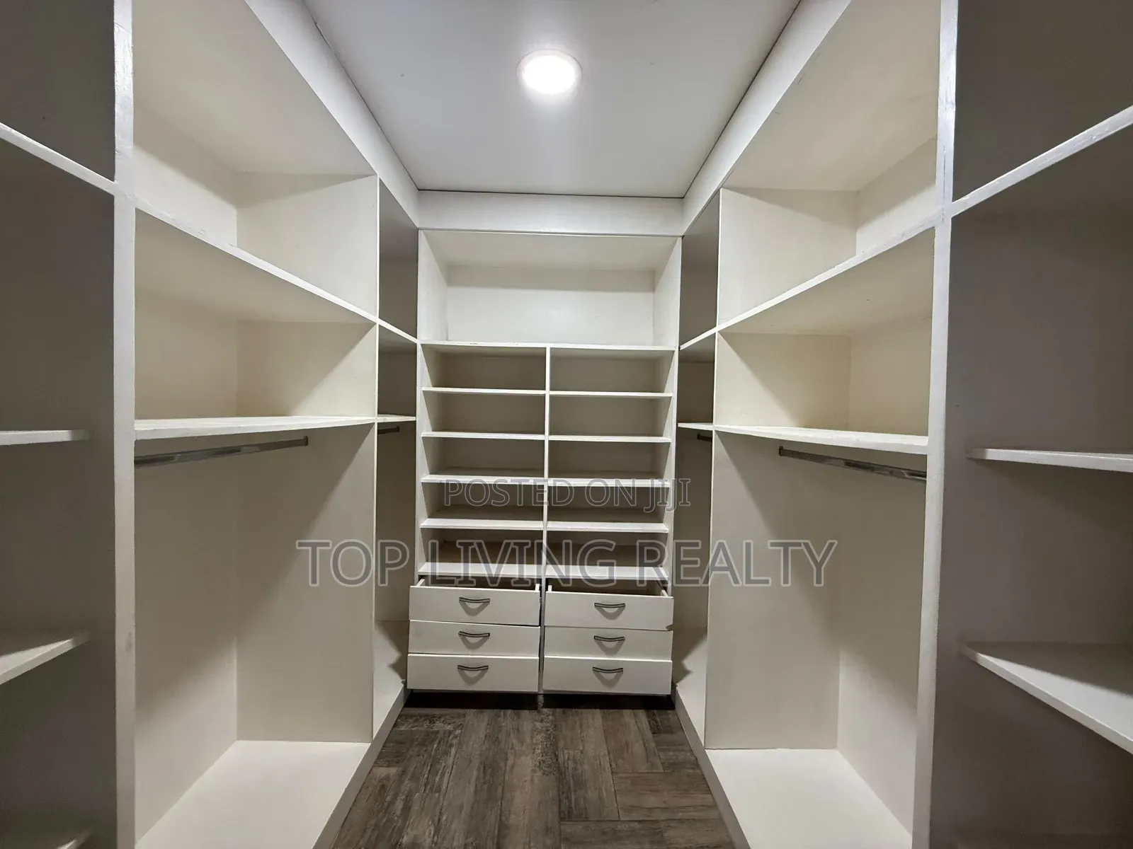 Furnished 5bdrm House in East Legon for sale