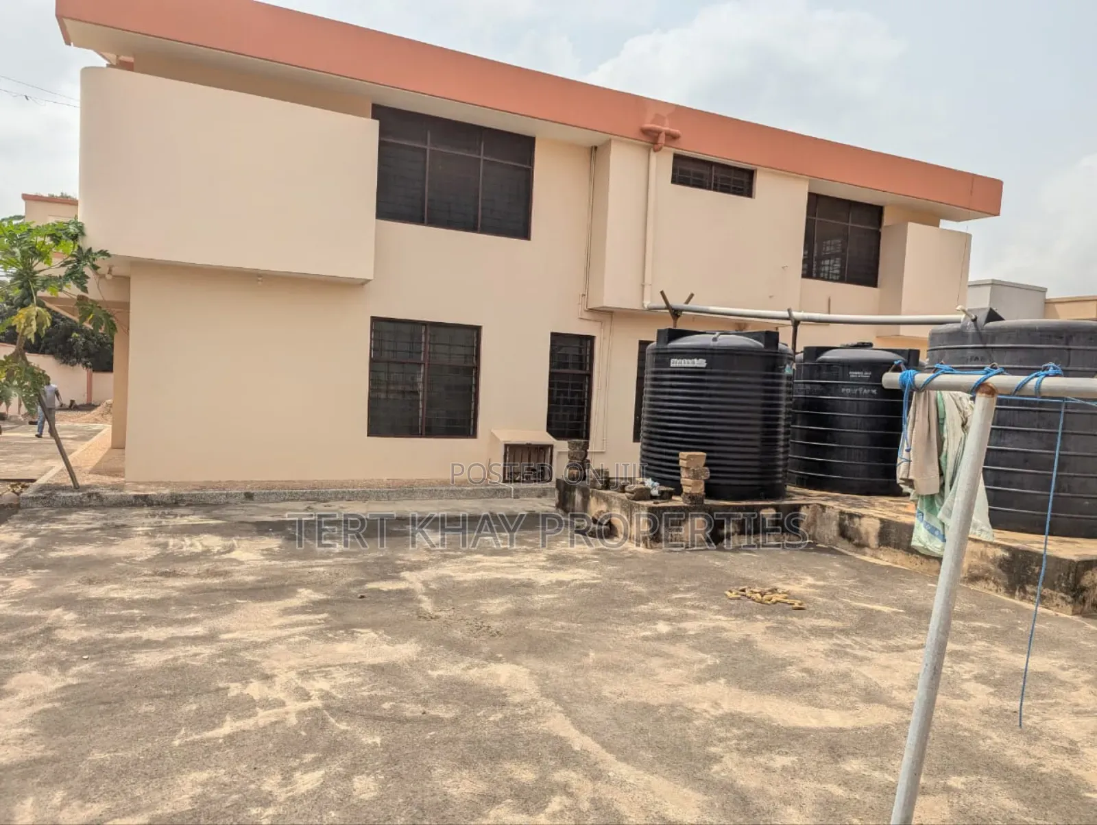 6bdrm House in North Legon for sale
