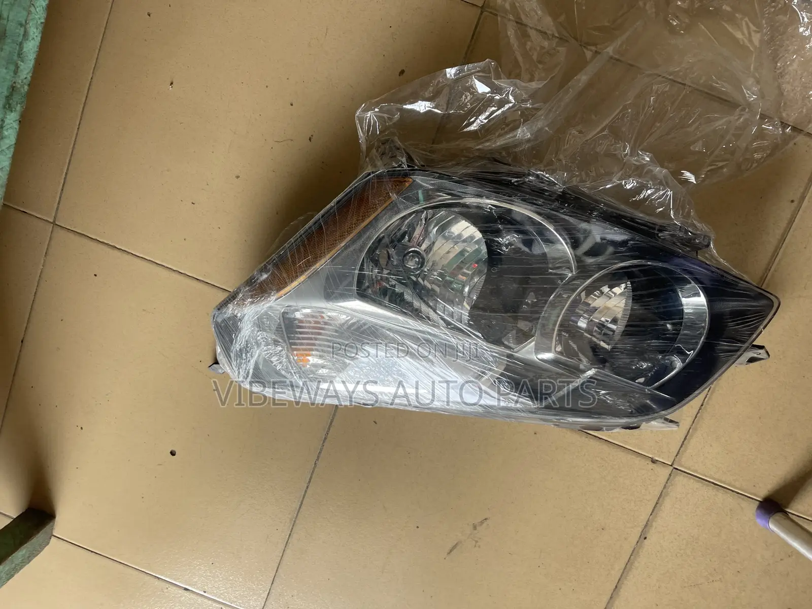 Pontiac Vibe 2009- 2010 Headlights Used