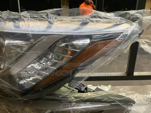Hyundai Santa Fe 2014 Headlight