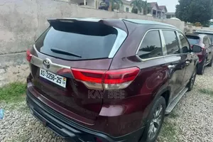 Toyota Highlander for Rent