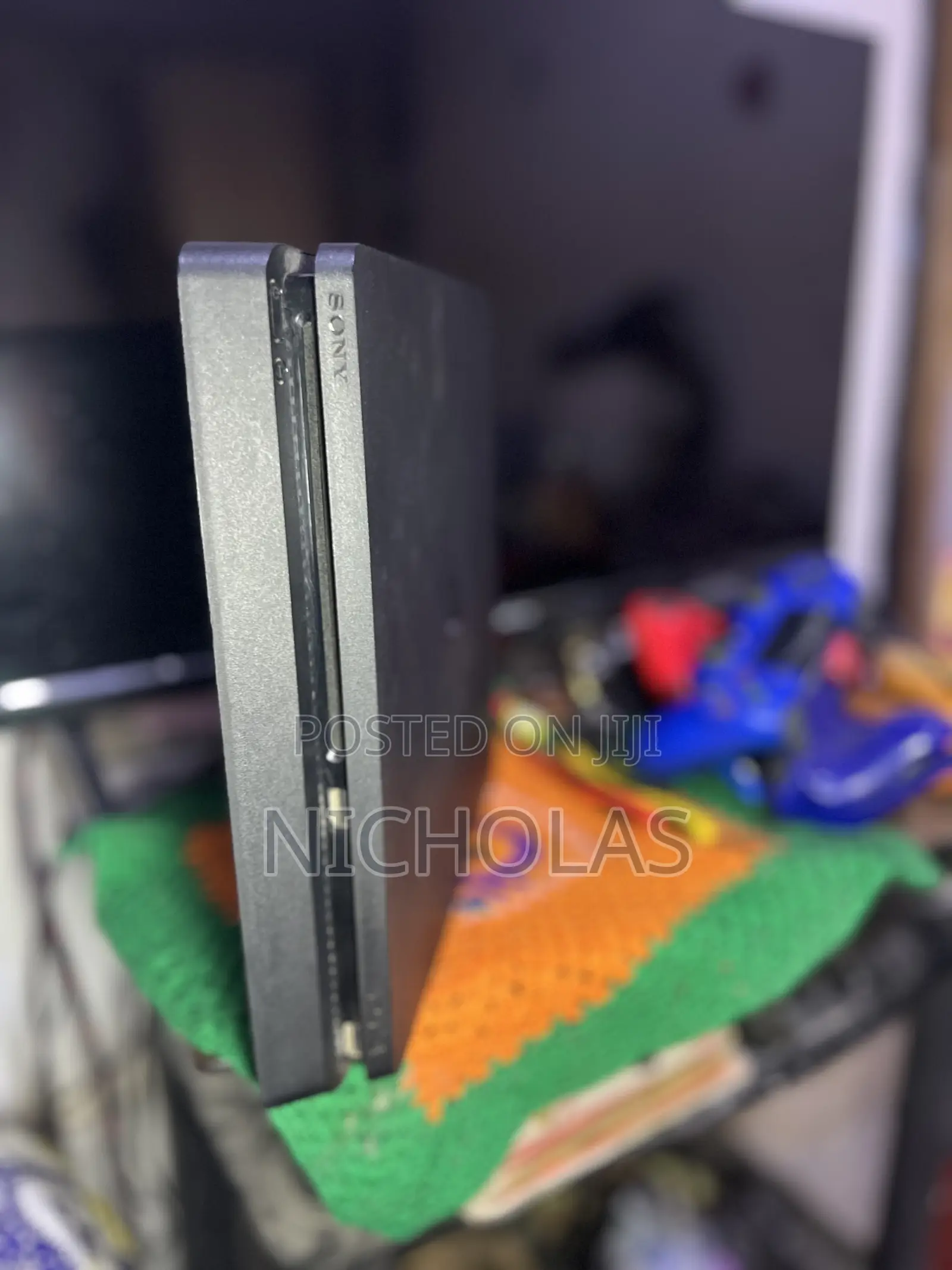 Ps4 Slim 1t,2gaming Pad and 6games Installed