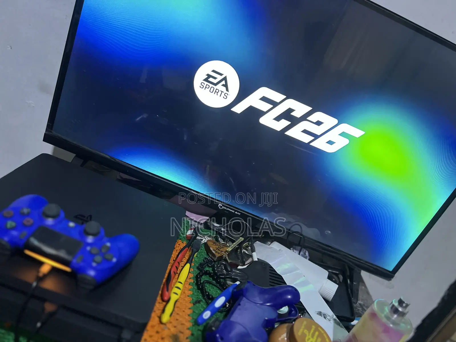 Ps4 Slim 1t,2gaming Pad and 6games Installed