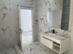 3bdrm House in New Achimota, Mile 7 for sale