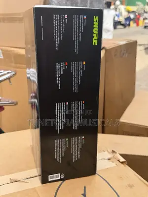 Shure Sm7b Dynamic Vocal/ Podcast Microphone.
