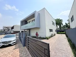 Furnished 4bdrm Townhouse / Terrace in Cantonments, Acquinas for rent