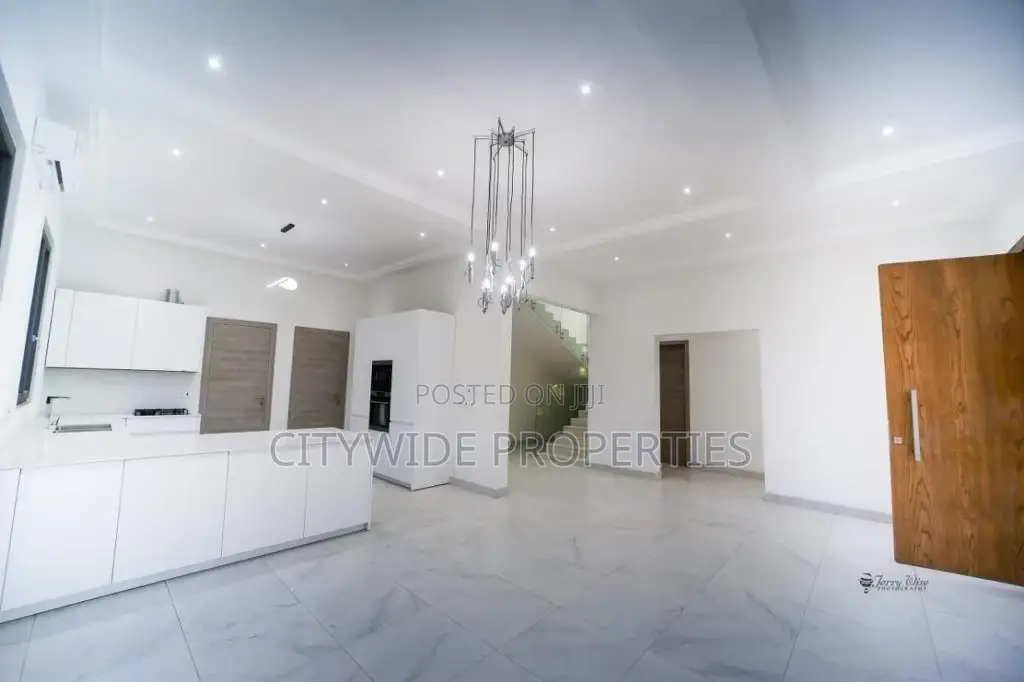 4bdrm House in East Legon, Boundary Road Area for sale