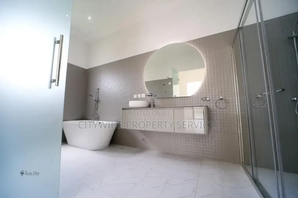 4bdrm House in East Legon, Boundary Road Area for sale