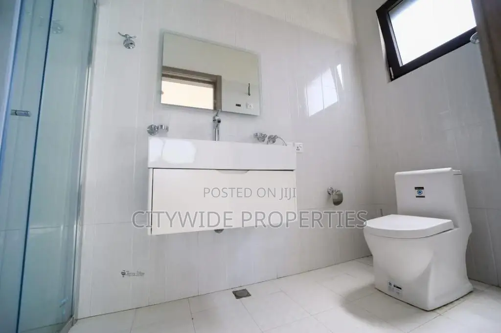 4bdrm House in East Legon, Boundary Road Area for sale