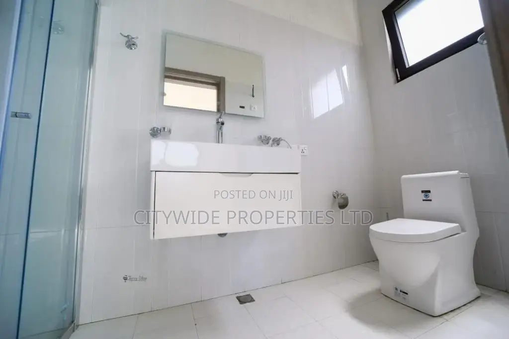 4bdrm House in East Legon, Boundary Road Area for sale