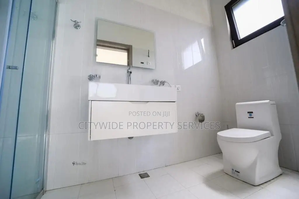 4bdrm House in East Legon, Boundary Road Area for sale
