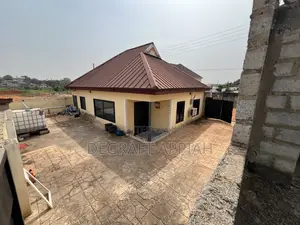 5bdrm House in Paraku Estate, Kumasi Metropolitan for sale