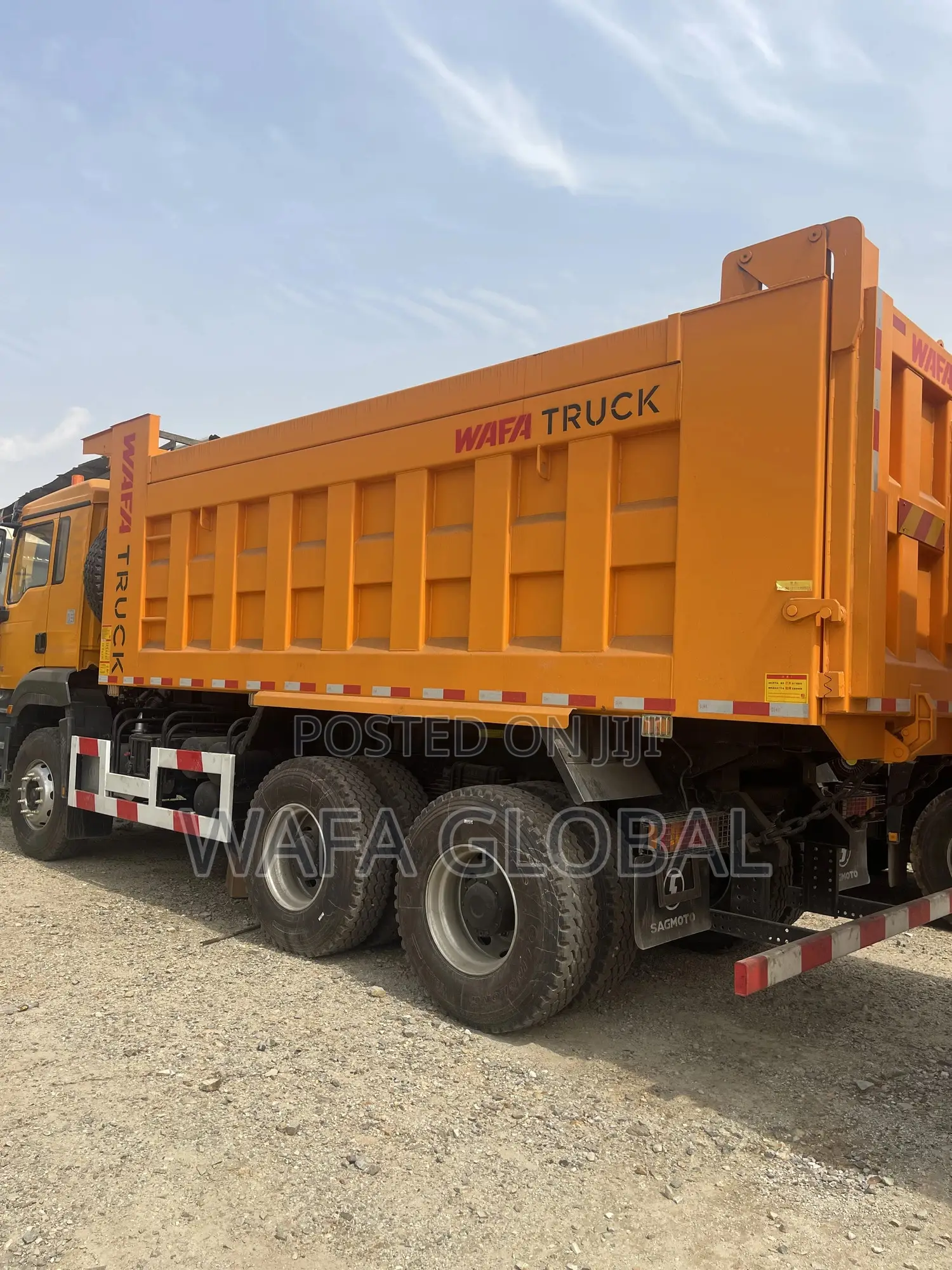 6x4 Sagmoto X3 Tipper Truck