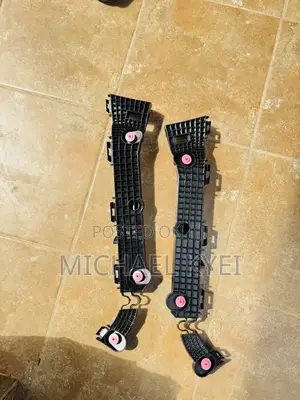 Toyota Tundra 24 Fender Bracket Pair