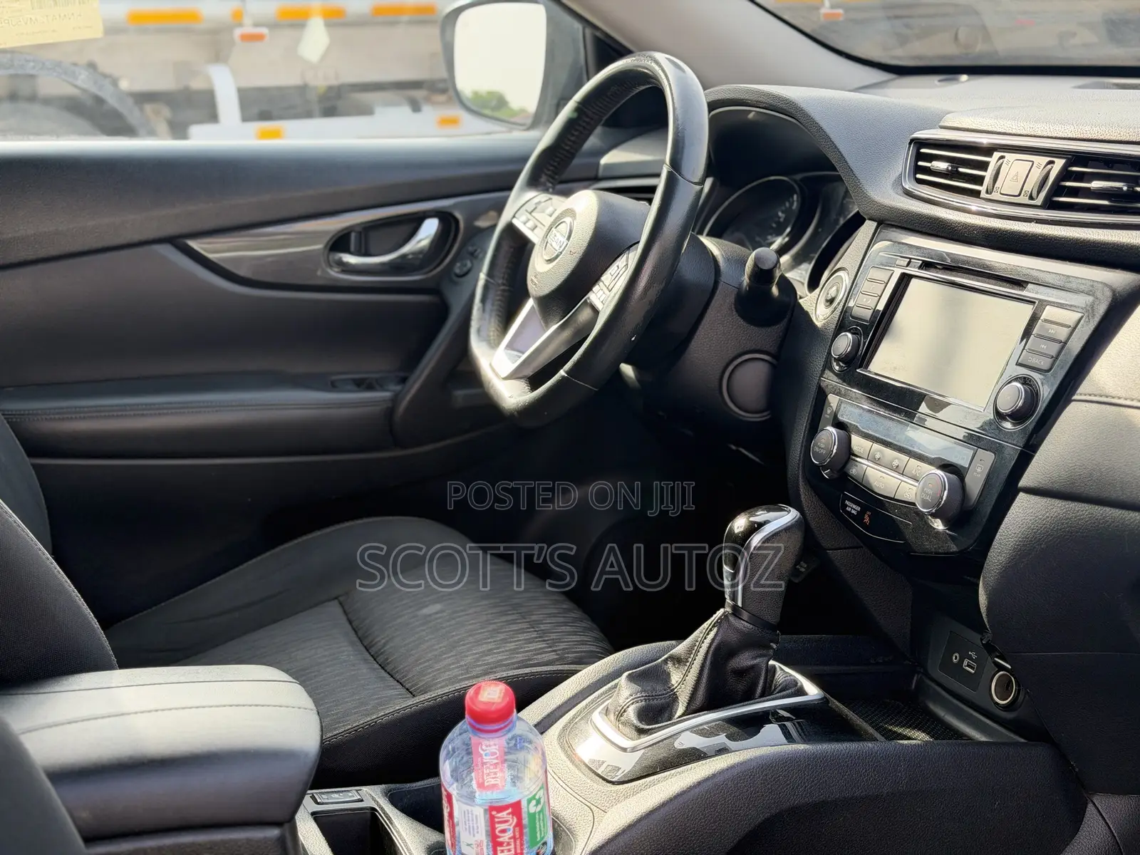 Nissan Rogue SV AWD 2018 Black