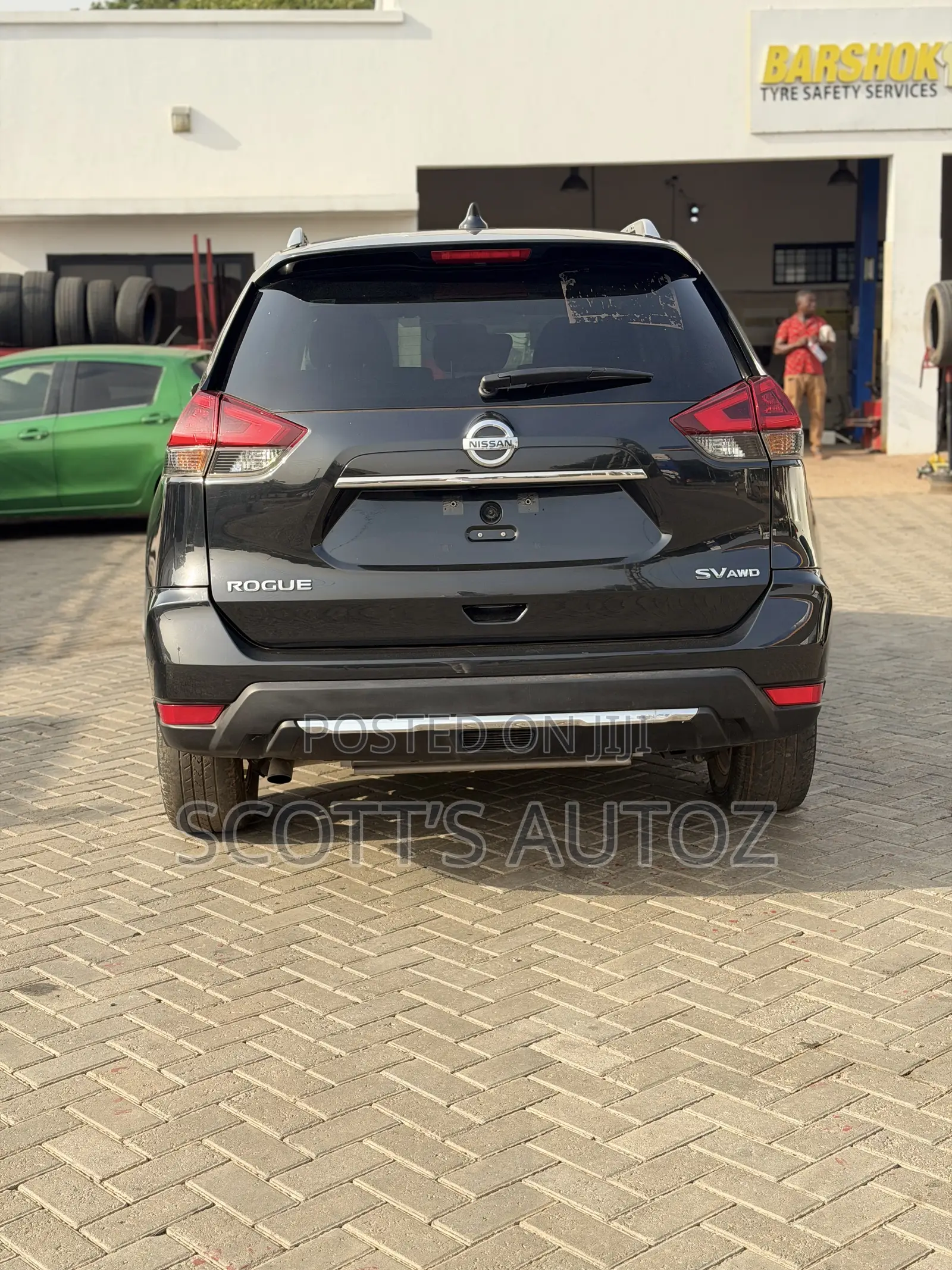 Nissan Rogue SV AWD 2018 Black