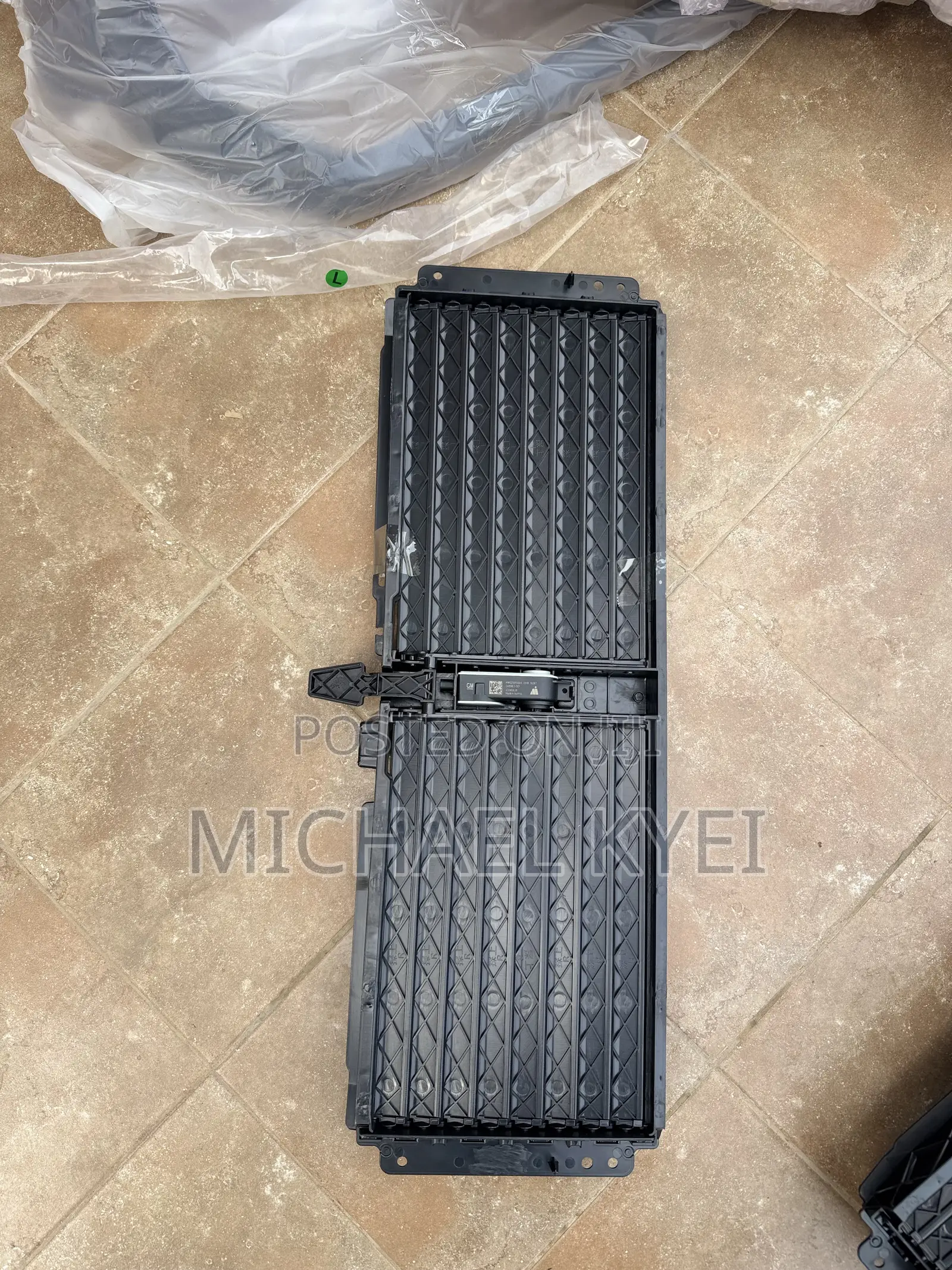 GMC Terrain 18 Shutter Grille With Motor