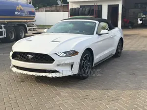 Ford Mustang 2021 White