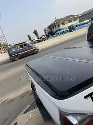 Bucket Cover for Toyota Tacoma (Hard Type )