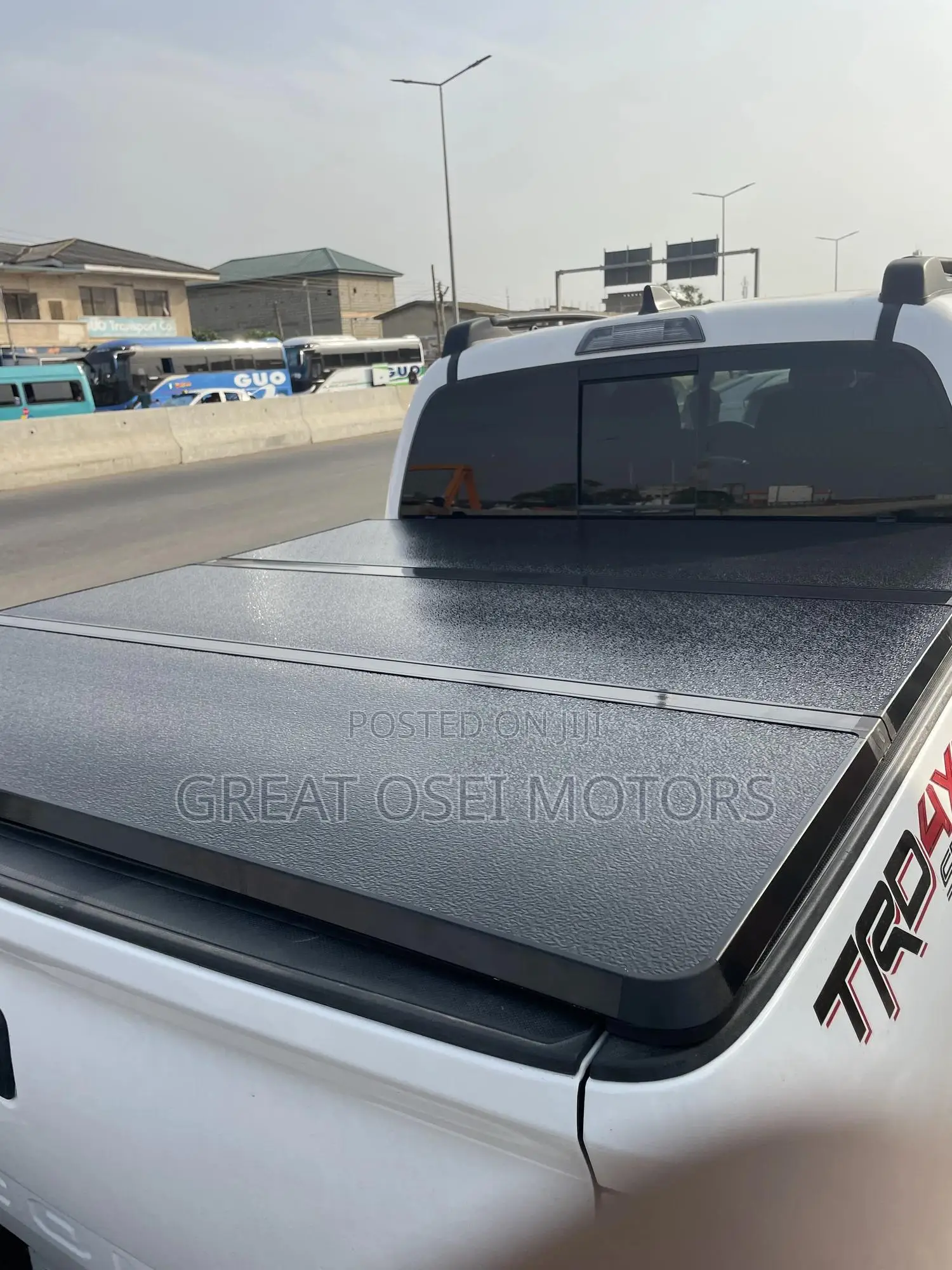 Bucket Cover for Toyota Tacoma (Hard Type )