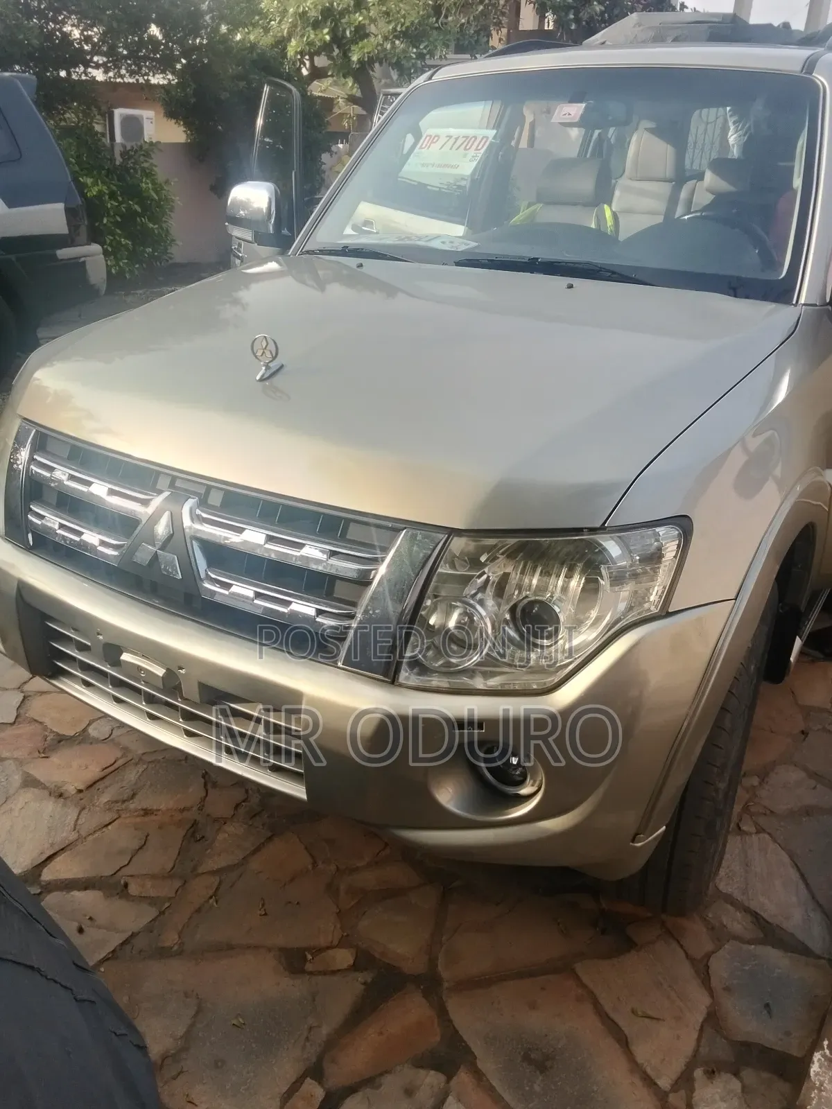 Mitsubishi Pajero V80 3.5 V6 GL/GLS 2015 Gray