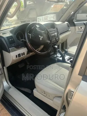 Mitsubishi Pajero V80 3.5 V6 GL/GLS 2015 Gray