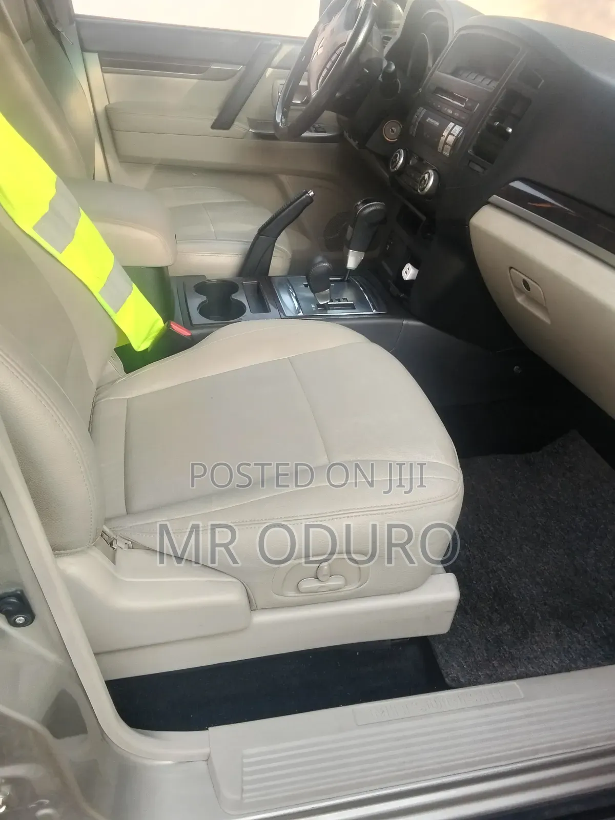 Mitsubishi Pajero V80 3.5 V6 GL/GLS 2015 Gray