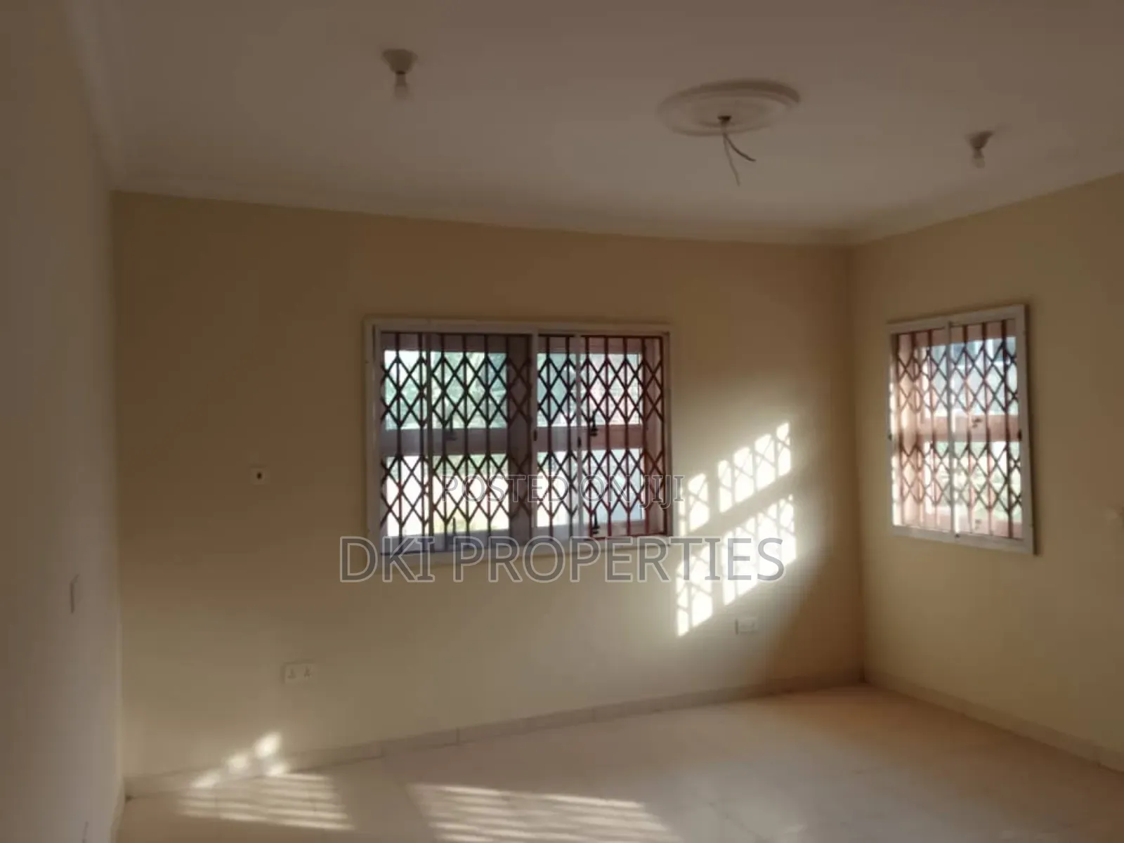 3bdrm House in Dki Properties, Adenta for sale