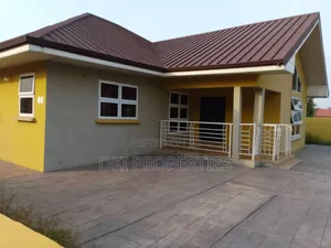3bdrm House in Dki Properties, Adenta for sale
