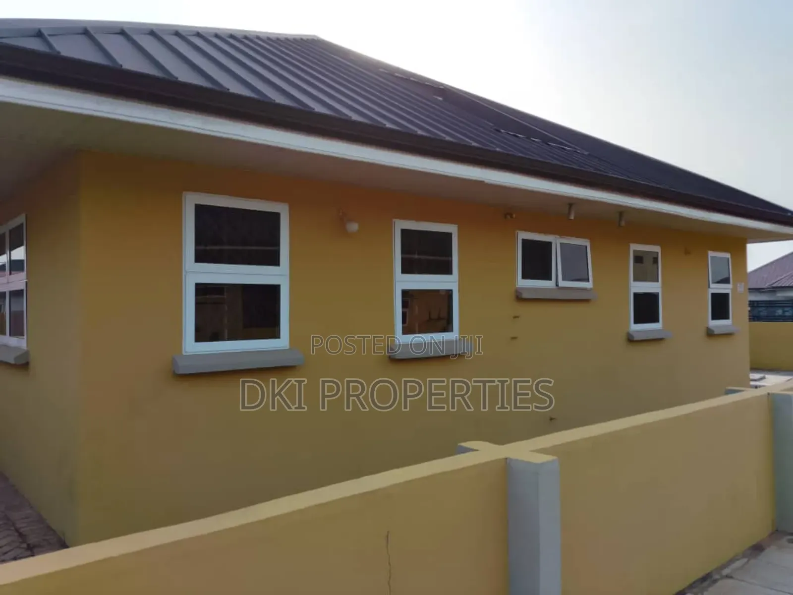3bdrm House in Dki Properties, Adenta for sale