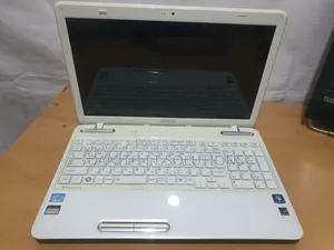 Laptop Toshiba Dynabook t552 8GB Intel Core i5 HDD 750GB
