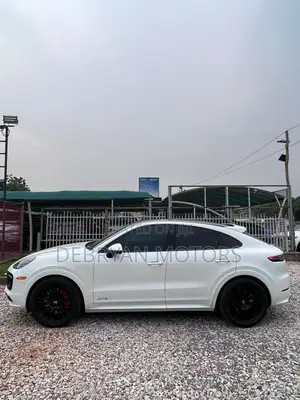 Porsche Cayenne GTS Coupe AWD 2021 White