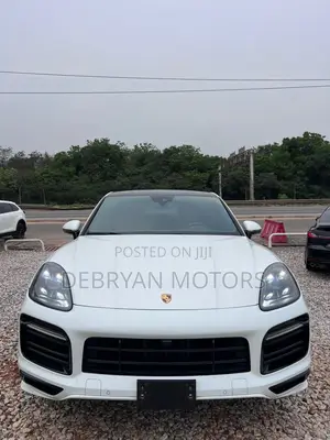 Porsche Cayenne GTS Coupe AWD 2021 White
