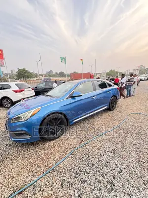 Hyundai Sonata Sport 2.0T Sedan FWD (2.0L 4cyl 6A) 2016 Blue