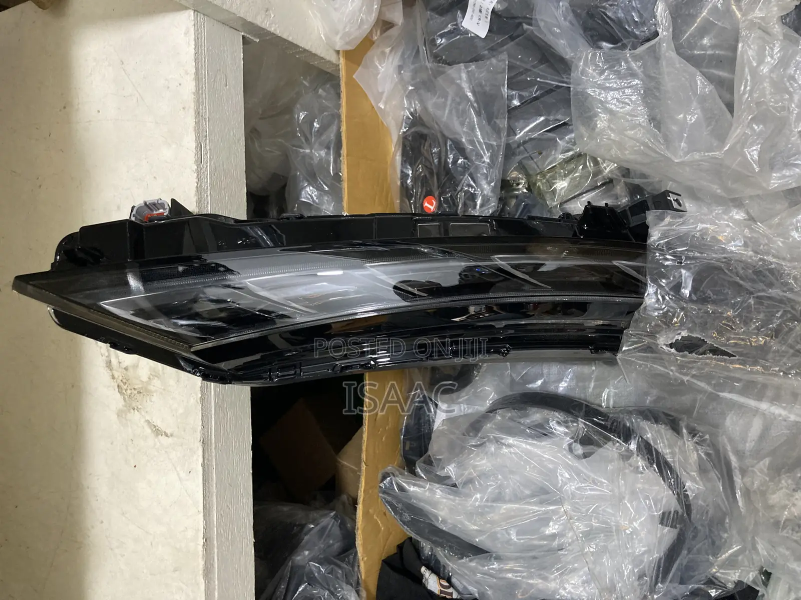 Outlander 2022 Headlight Upper Pair