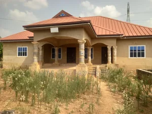 4bdrm House in Trede Konkori., Kumasi Metropolitan for sale