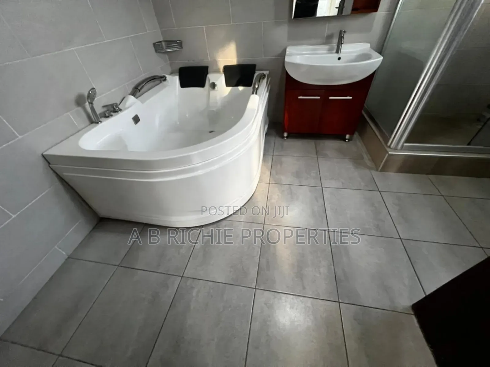 4bdrm House in Ab Richie Properties, West Legon for rent