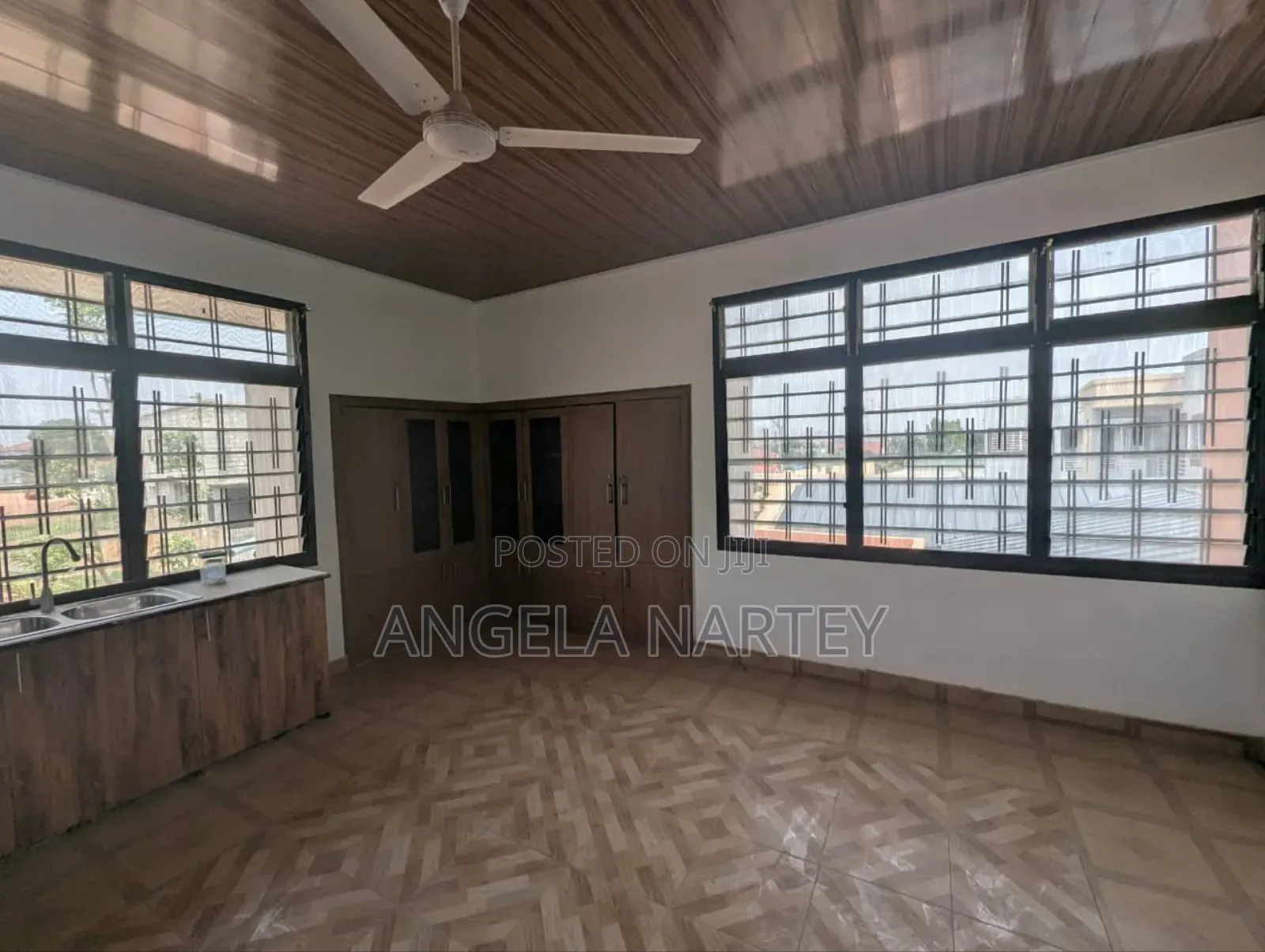 6bdrm House in North Legon for sale