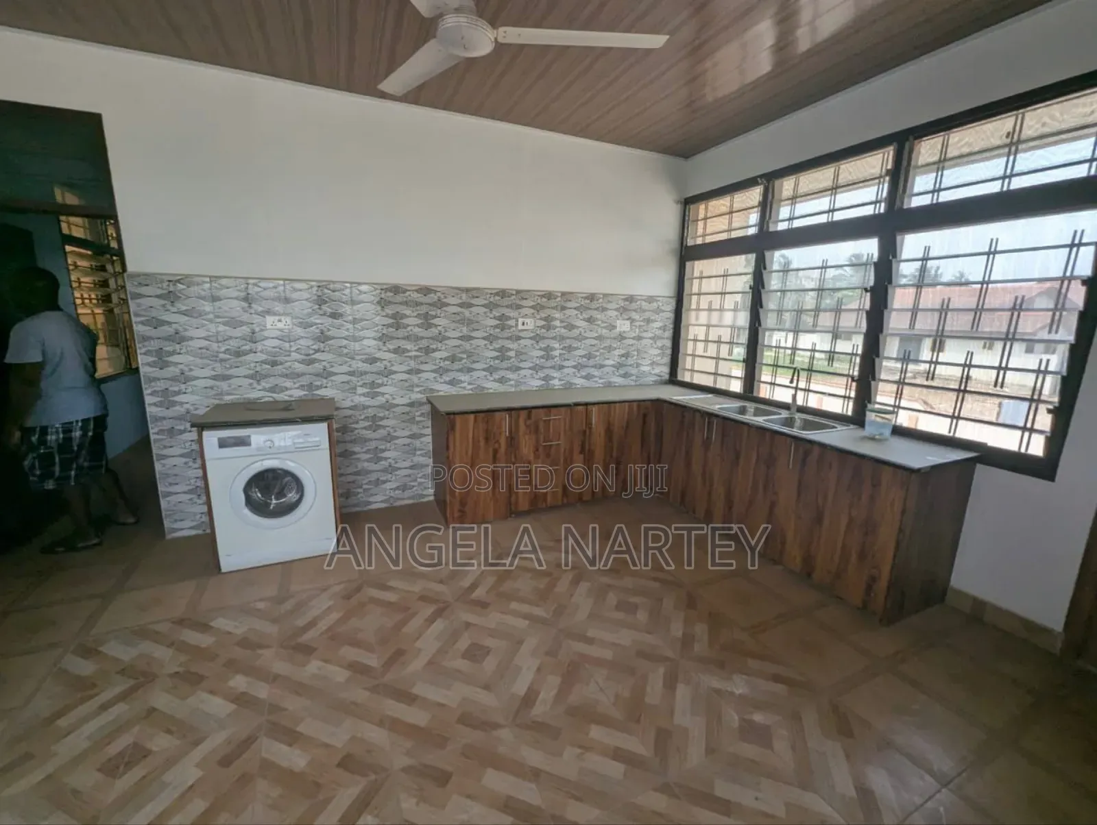 6bdrm House in North Legon for sale