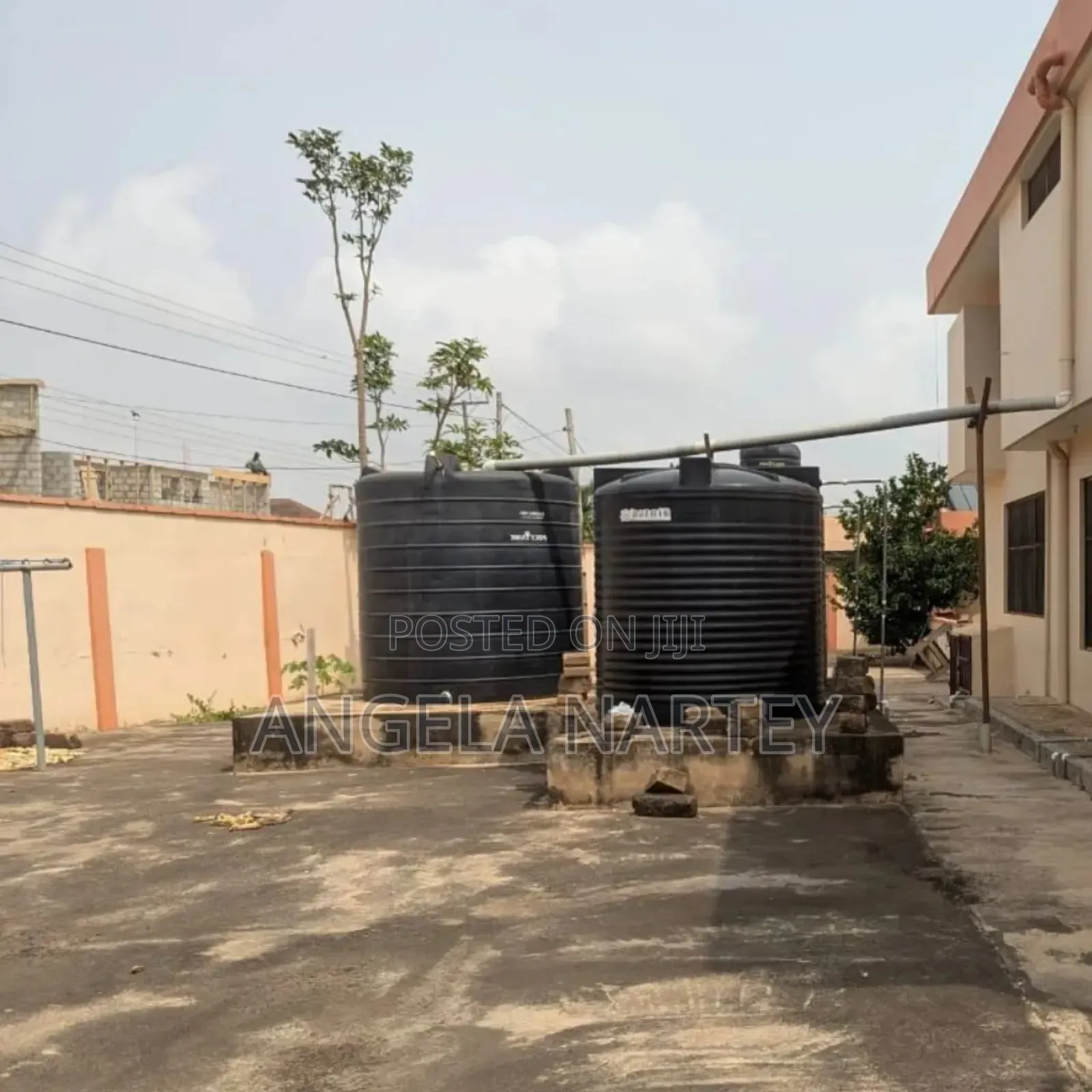 6bdrm House in North Legon for sale