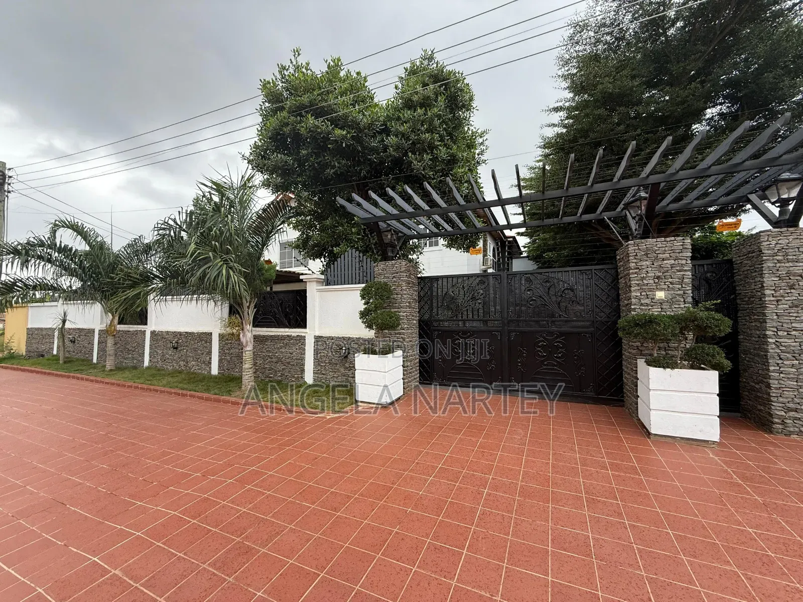 Furnished 5bdrm House in East Legon for sale