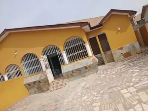 3bdrm House in Tech Appiadu Newsite, Kumasi Metropolitan for rent