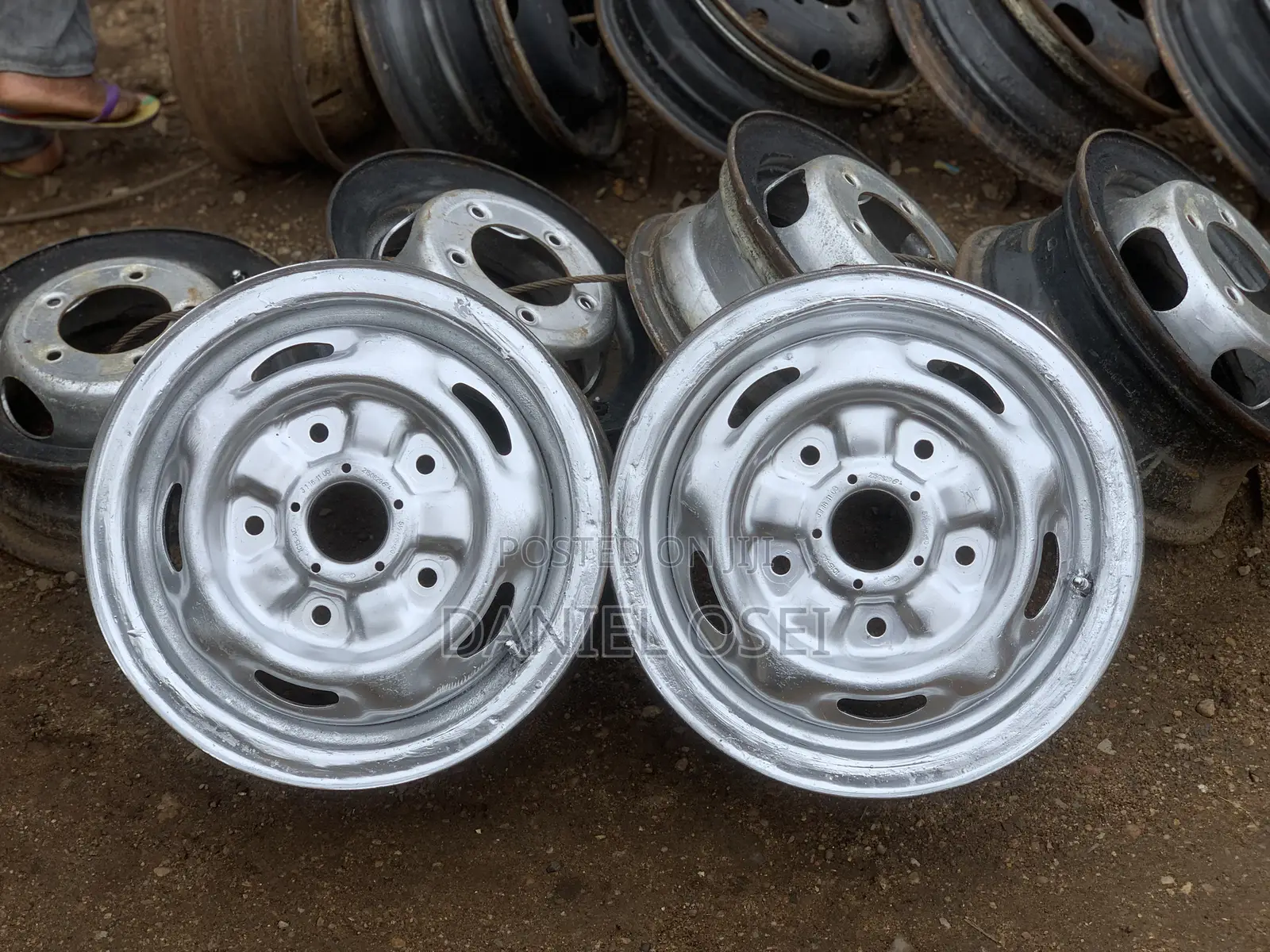 Sale of Single and Double Tyre Rims. (Darkuman Junction in Darkuman ...
