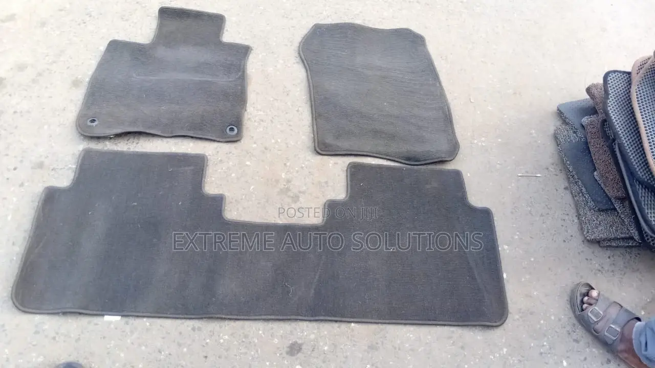 Honda Pilot Black Carpet 3 Floor Mats Rugs Liners Genuine Oem Set