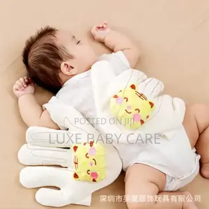 Baby Soothing Palm - Mom-like Hand-shaped Infant Anti-sleep Aid Pillow