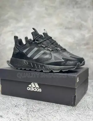 Adidas Black Sneaker