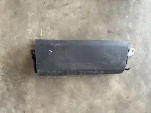 Honda Civic 2022 – 2025 Passenger Knee Airbag Oem