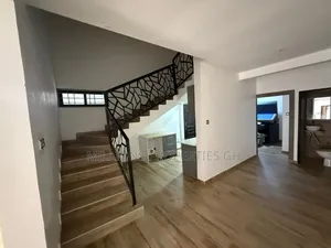 3bdrm House in Millions Properties, Ashomang Estate for sale
